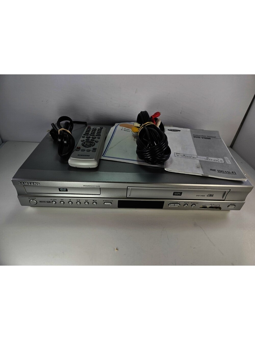 Samsung DVD-V4600 DVD VCR Combo